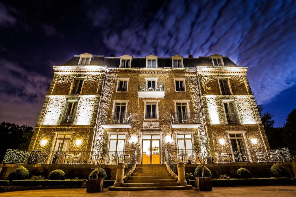 Logis Hotel & Restaurant - Le Manoir De Sauvegrain Saint-Lambert  ภายนอก รูปภาพ